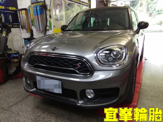 Mini Countryman Goodyear Eagle F1 Asymmetric 3 SUV 235/45/19 胎圈最佳化平衡 3D四輪定位