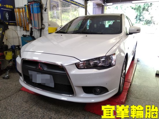 Mitsubishi Lancer Sportback  Yokohama Advan dB V552 205/60/16 3D四輪定位