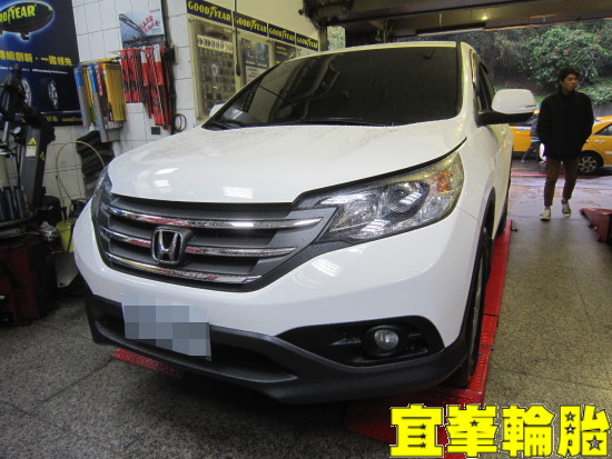 HONDA CR-V 自備機油保養 輪胎對調