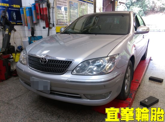 TOYOTA CAMRY Goodyear Assurance TripleMax 205/65/15 3D四輪定位