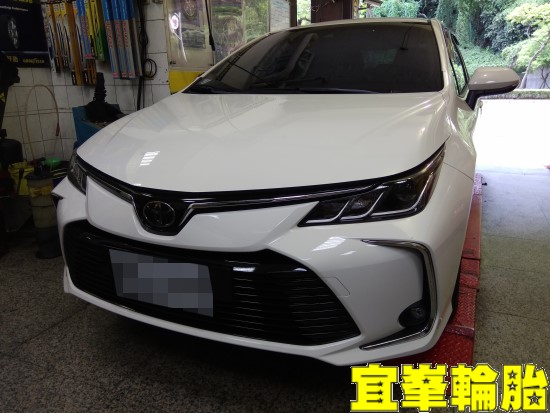 Toyota Corolla Altis Ravenol EHS  0W20  輪胎對調