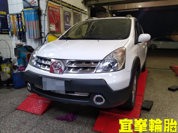 NISSAN LIVINA Yokohama AE01F 195/60/15 SELENIA 5W40 3D四輪定位