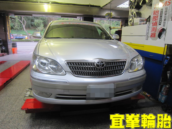 TOYOTA CAMRY 輪胎對調 3D四輪定位