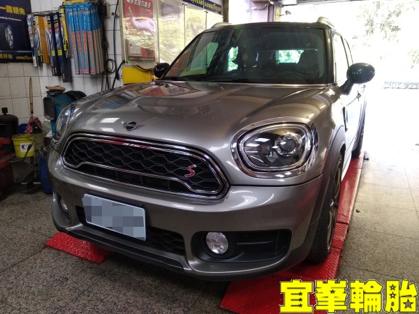 Mini Countryman Goodyear Eagle F1 Asymmetric 3 SUV 235/45/19 胎圈最佳化平衡 3D四輪定位
