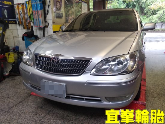 TOYOTA CAMRY  SELENIA 5W40  輪胎對調