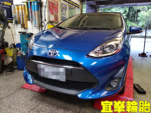 TOYOTA PRIUS C ComfortContact CC6 185/60/15 3D四輪定位