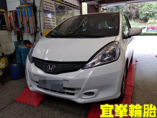 HONDA FIT 短彈簧安裝 3D四輪定位