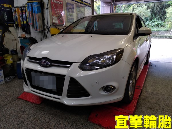 Ford Focus Goodyear EfficientGrip Performance 215/50/17 胎圈最佳化平衡 3D四輪定位
