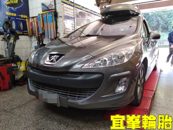 Peugeot 308 Goodyear EfficientGrip Performance 215/55/16 胎圈最佳化平衡  3D四輪定位