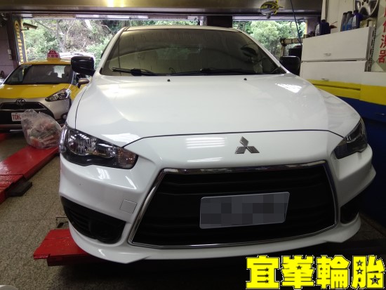 Mitsubishi Lancer Fortis  底盤隔音防鏽