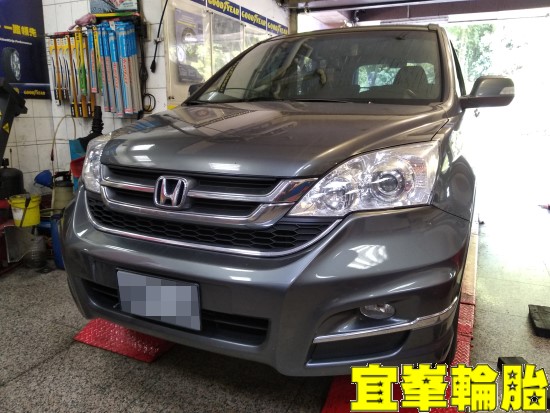 HONDA CR-V Goodyear EfficientGrip Performance SUV 225/60/18 胎圈最佳化平衡 3D四輪定位