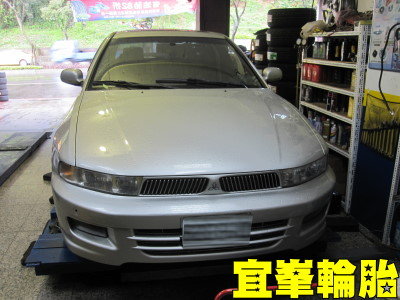 眼睛兄 Assurence FUEL MAX 215/45/17上身