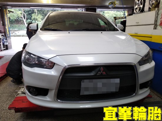 Mitsubishi Lancer Sportback 輪胎漏氣檢查 3D四輪定位