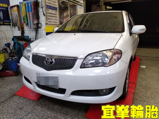 TOYOTA VIOS Goodyear AssuranceTripleMax2 175/65/14 3D四輪定位