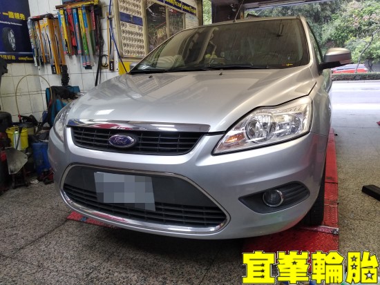 FORD FOCUS SELENIA 5W30 輪胎對調 BOHENG陶瓷競技後來令極致安裝 碟盤車銷研磨