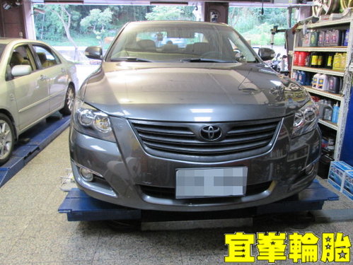 CAMRY 自備輪胎跟換 3D四輪定位