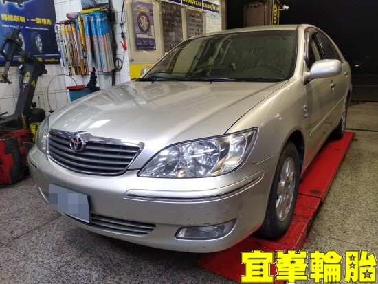 TOYOTA CAMRY SELENIA 5W40  輪胎對調