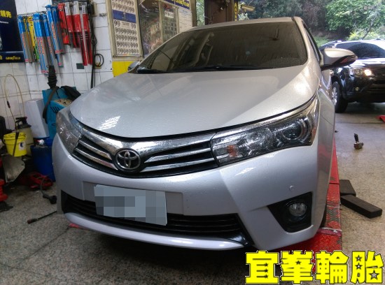 TOYOTA ALTIS  SELENIA 5W40 輪胎對調