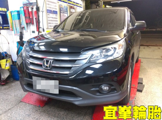 HONDA CR-V SELENIA 5W30 輪胎對調 AMARON電池更換