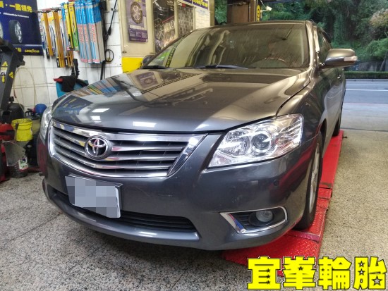 TOYOTA CAMRY Goodyear AssuranceTripleMax2 215/60/16 3D四輪定位