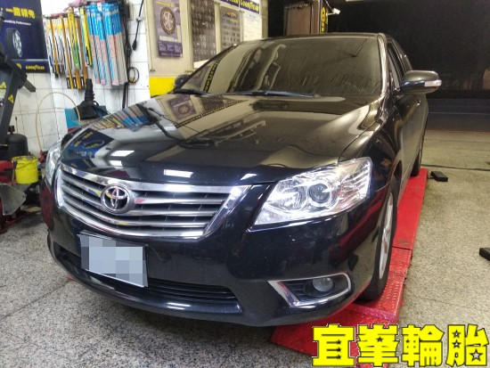 TOYOTA CAMRY SELENIA 5W40 輪胎對調