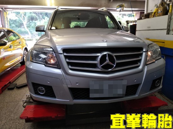 Mercedes-Benz GLK 220 X204 Cooper Discoverer UTS 235/50/19 255/45/19 胎圈最佳化平衡 3D四輪定位