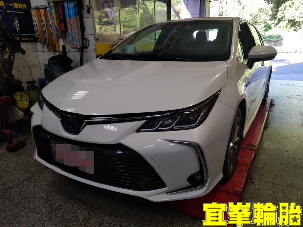 Toyota Corolla Altis hybrid Ravenol EFS 0W20 輪胎對調