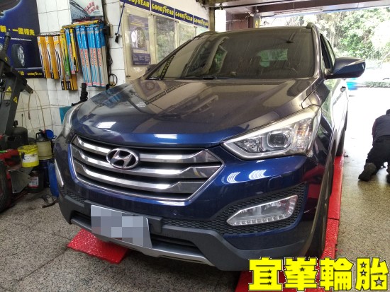 Hyundai Santa Fe Cooper Evolution CTT 235/55/19 胎圈最佳化平衡 3D四輪定位