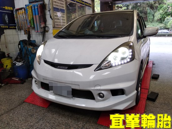 HONDA FIT SELENIA 5W30 Goodyear AssuranceTripleMax2 195/50/16  3D四輪定位