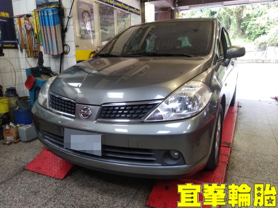 NISSAN TIIDA Goodyear AssuranceTripleMax2 195/60/15 3D四輪定位