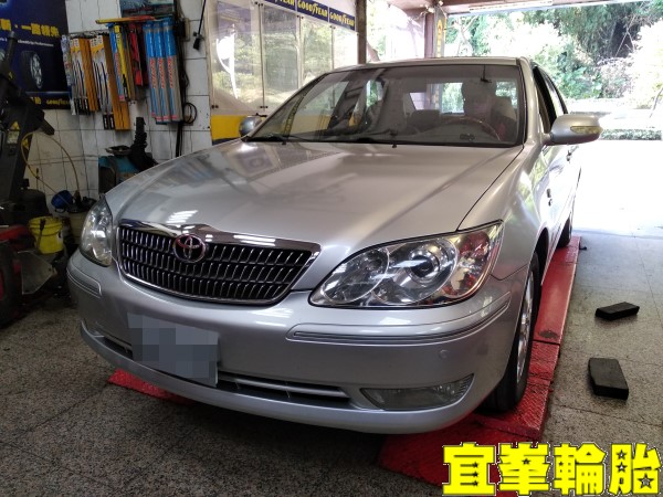 TOYOTA CAMRY SELENIA 5W40 輪胎對調