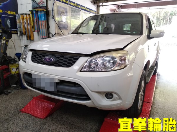 FORD ESCAPE  SELENIA 5W40 輪胎對調 電池更換