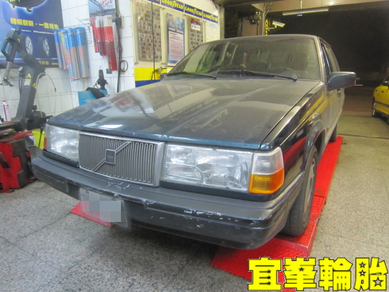 VOLVO 940 Goodyear Assurance TripleMax 195/60/15  3D四輪定位