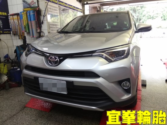 TOYOTA RAV4 SELENIA 5W40 Goodyear EfficientGrip Performance SUV 225/65/17 3D四輪定位