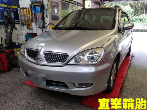 Mitsubishi Savrin SELENIA 5W50 電池更換  Yokohama AE01F 205/60/16 3D四輪定位