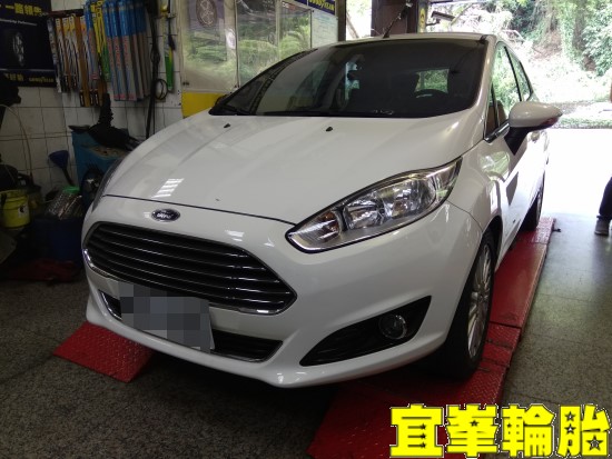 FORD FIESTA Goodyear AssuranceTripleMax2 195/50/16 3D四輪定位