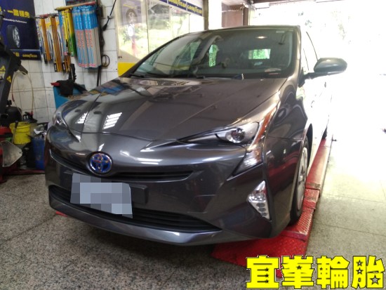 TOYOTA PRIUS 4 Continental UltraContact UC6 195/65/15  3D四輪定位