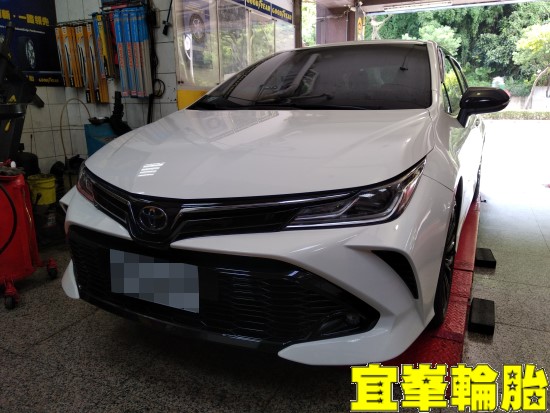 Toyota Corolla Altis GR SPORT Ravenol EFS 0W20 輪胎對調 ORO W417 OE螢幕安裝