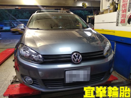 Volkswagen Golf Variant Yokohama AE01F 205/55/16