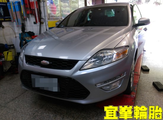 FORD MONDEO TDCI Goodyear ASYM-3 F1 Asymmetric-3 235/45/17 3D四輪定位