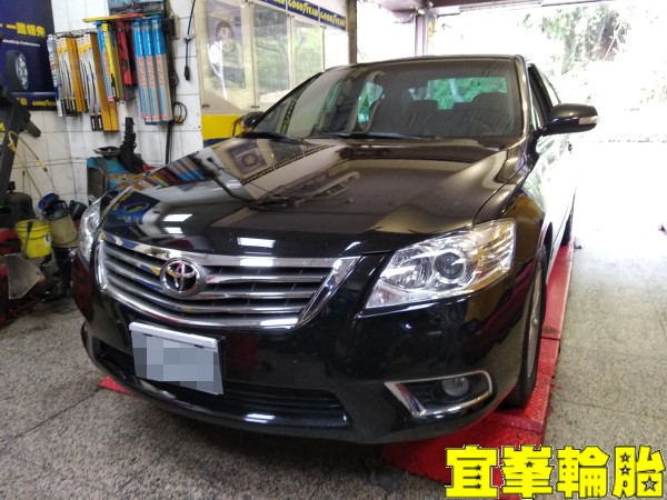 TOYOTA CAMRY SELENIA 5W40 輪胎對調