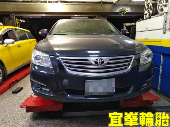 TOYOTA CAMRY Goodyear EfficientGrip Performance 215/55/17  3D四輪定位