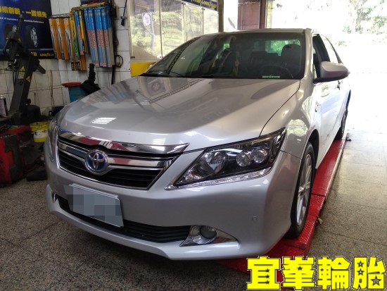 TOYOTA CAMRY HYBRID Michelin Pilot Sport 4 215/55/17 胎圈最佳化平衡 3D四輪定位