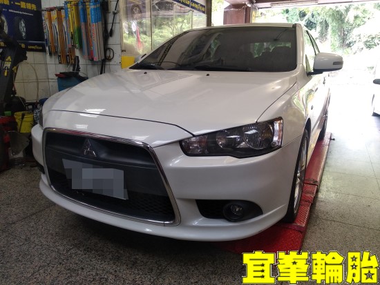 Mitsubishi Lancer Sportback 自備機油 Goodyear ASYM-5 F1 Asymmetric-5 225/40/18 胎圈最佳化平衡 3D四輪定位