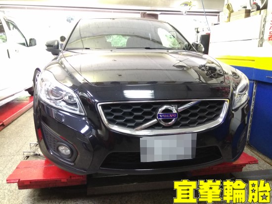 Volvo C30 Goodyear Eagle F1 Asymmetric 5 215/45/17  3D四輪定位