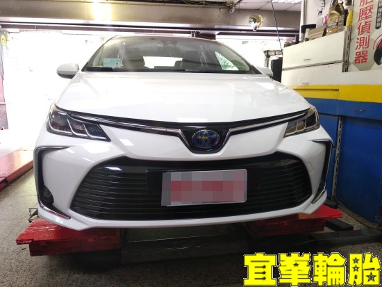 Toyota Corolla Altis hybrid Ravenol EFS 0W20 輪胎對調