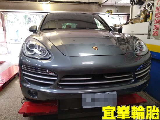 Porsche Cayenne 高速抖動 極致胎圈平衡  輪胎應力測量  胎內異物處理