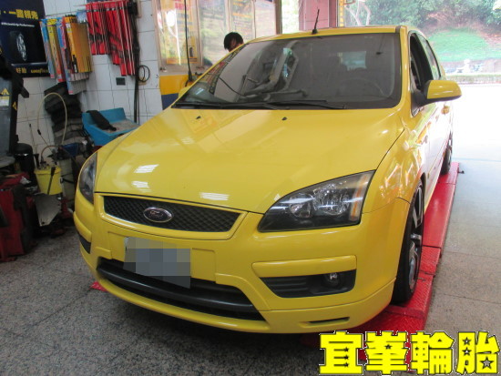 FORD FOCUS GOODYEAR GSD5 225/40/18  3D四輪定位