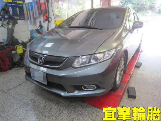HONDA CIVIC 喜美9代 BOHENG陶瓷競技前來令極致安裝  碟盤車銷研磨  輪胎對調極致胎圈平衡