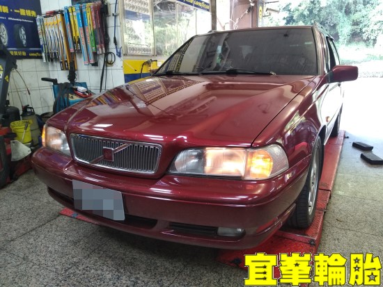 VOLVO V70 Goodyear EfficientGrip Performance 205/50/16 胎圈最佳化平衡 3D四輪定位
